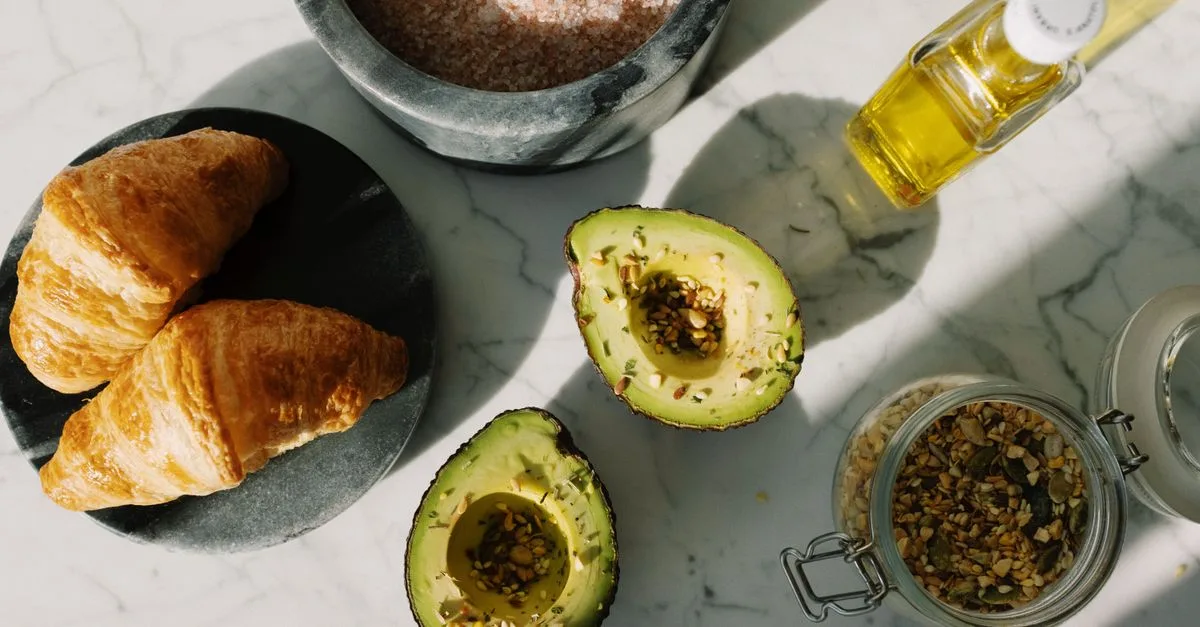 apprenez à faire pousser un avocatier à partir d'un noyau grâce à notre guide étape par étape facile à suivre.