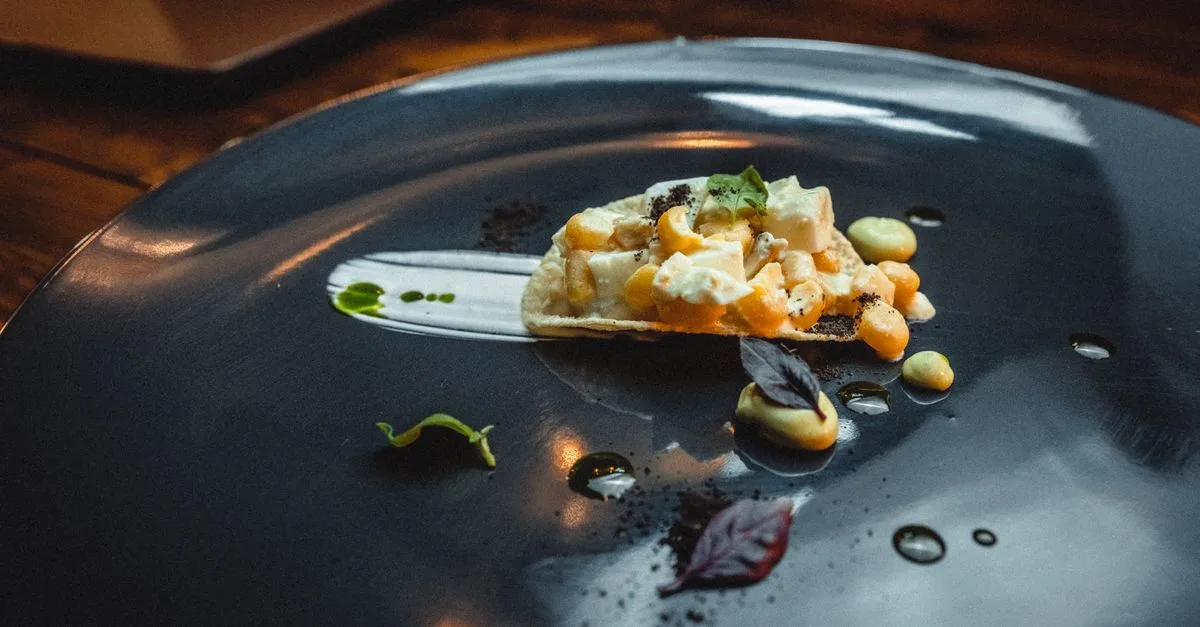 découvrez le huitlacoche, un champignon mexicain délicat et savoureux, souvent appelé le caviar des maïs, utilisé dans de nombreuses recettes traditionnelles pour une expérience culinaire unique.